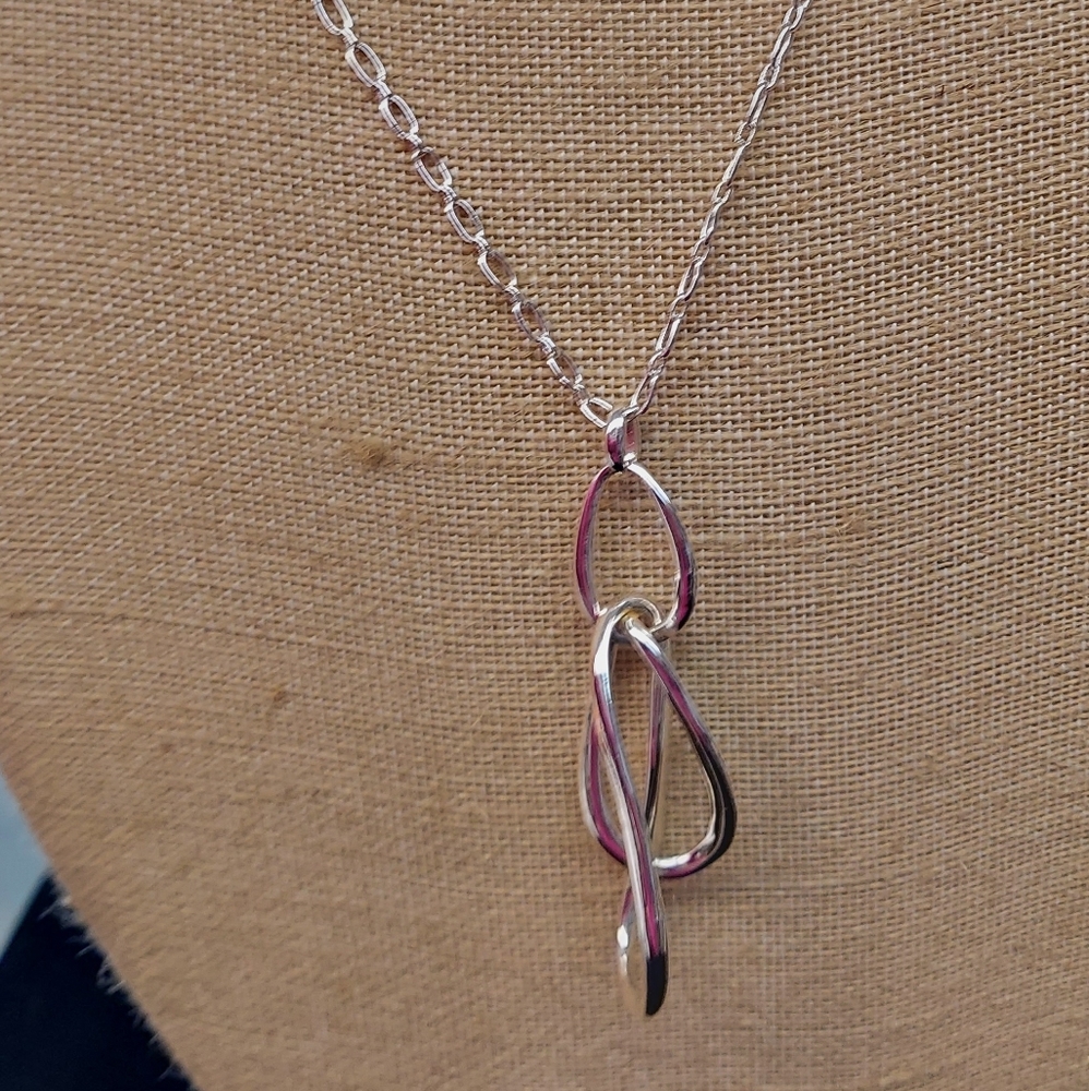 Stella and dot triple circle design